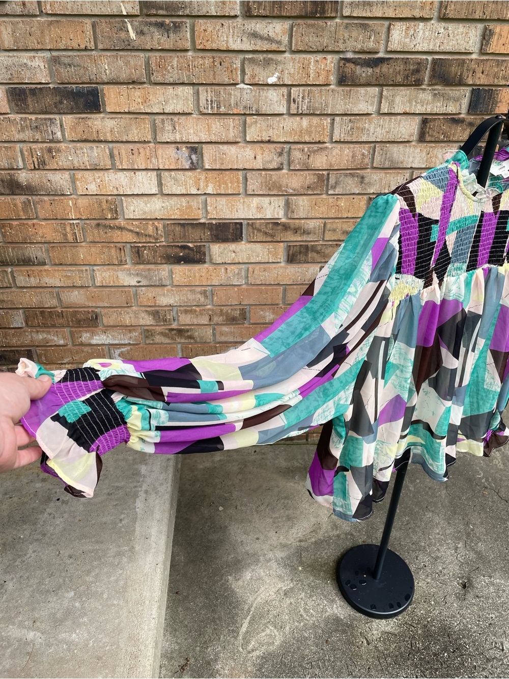 Entro Abstract Print Smocked Ruffle Blouse Large - Picture 5 of 9